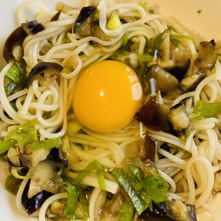 ナスと卵のそうめん